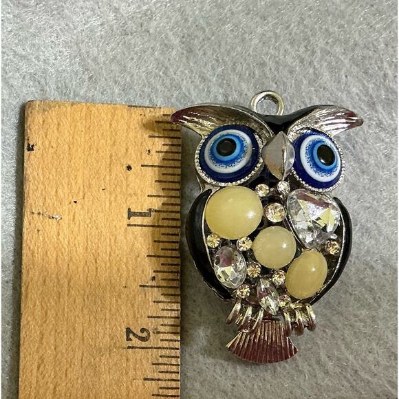 Owl Silver Tone 3D Pendant With Rhinestones Detailed - Picture 3 of 5
